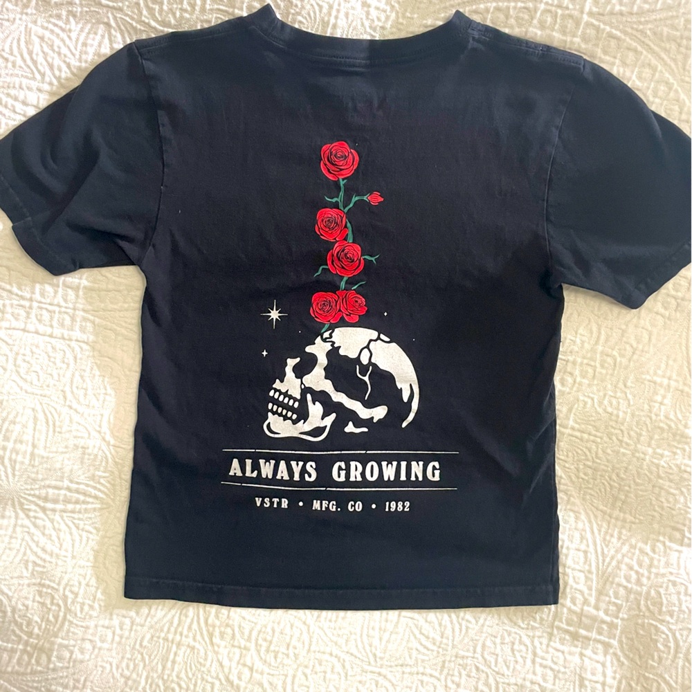 Tillys T shirt